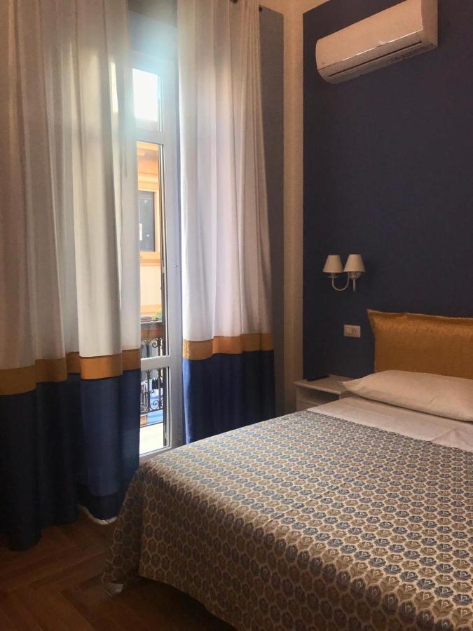 B&B I Due Teatri 那不勒斯 外观 照片