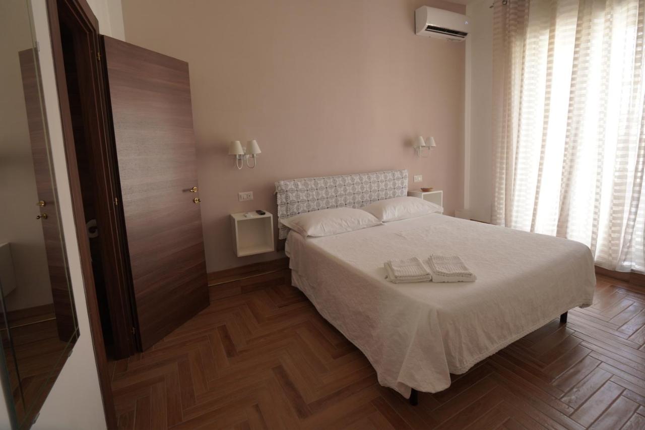 B&B I Due Teatri 那不勒斯 外观 照片