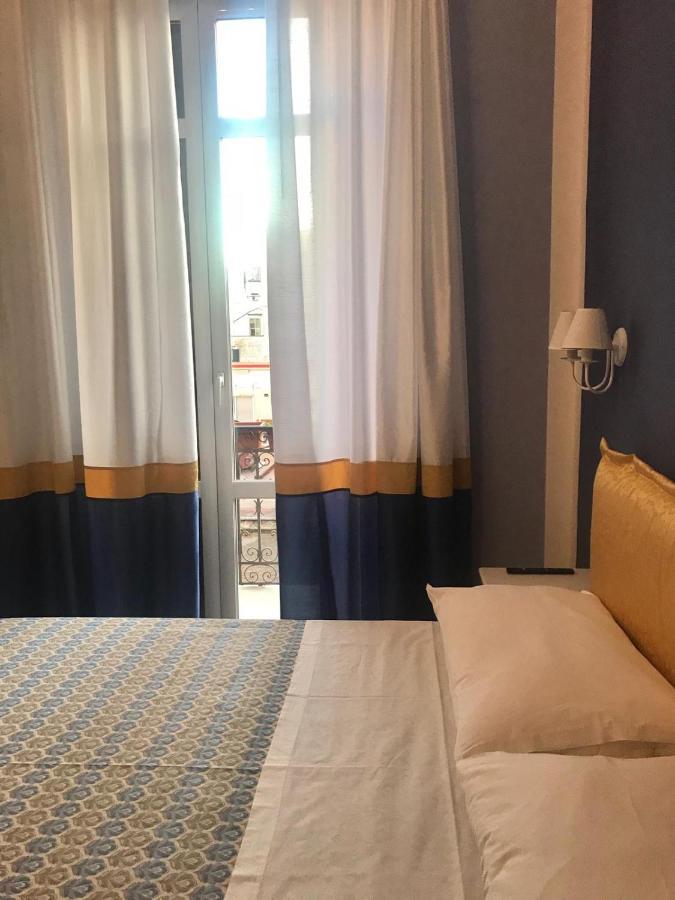 B&B I Due Teatri 那不勒斯 外观 照片