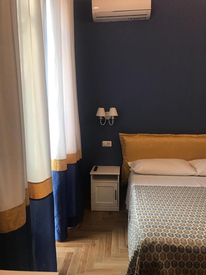 B&B I Due Teatri 那不勒斯 外观 照片