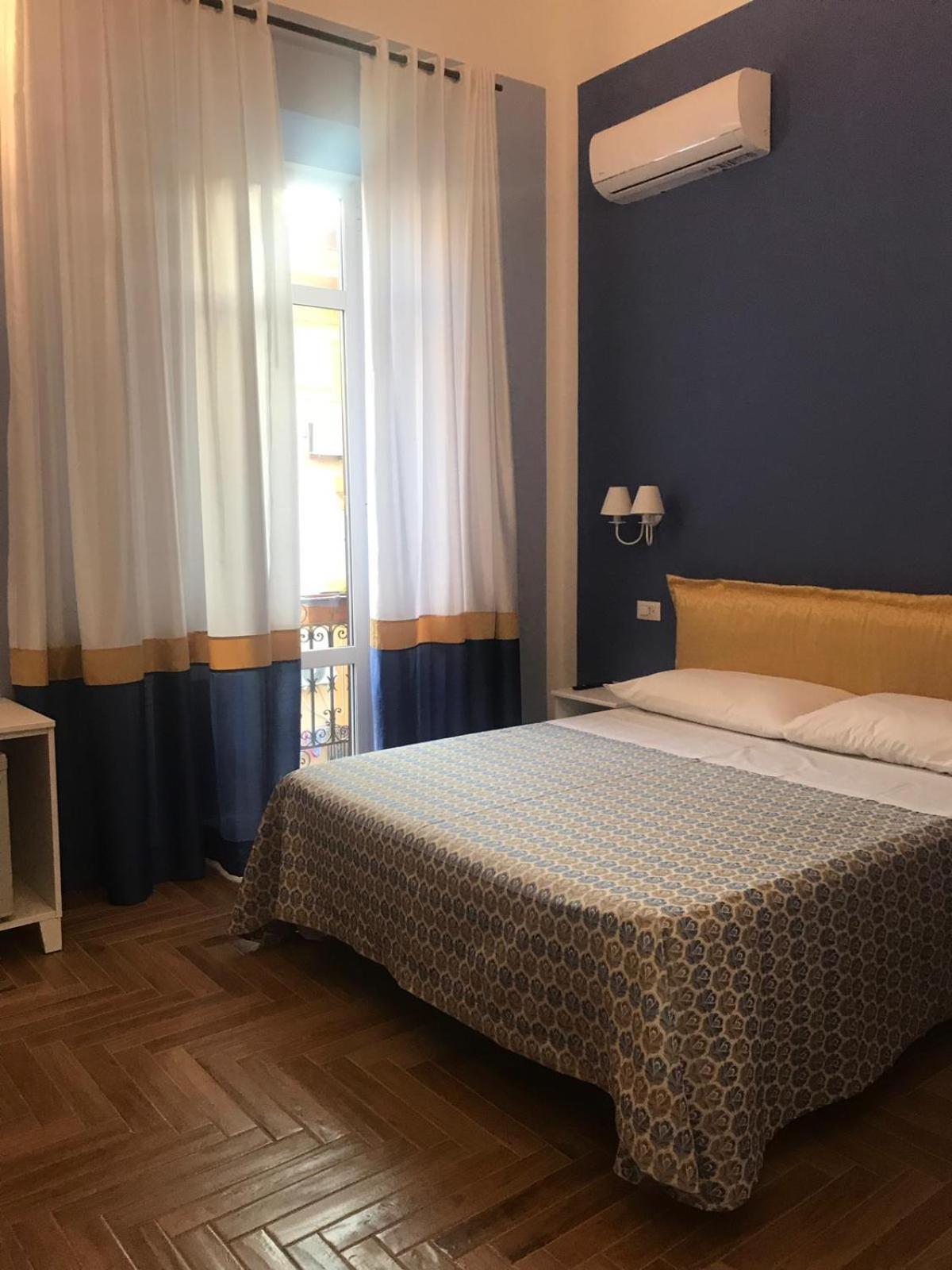 B&B I Due Teatri 那不勒斯 外观 照片